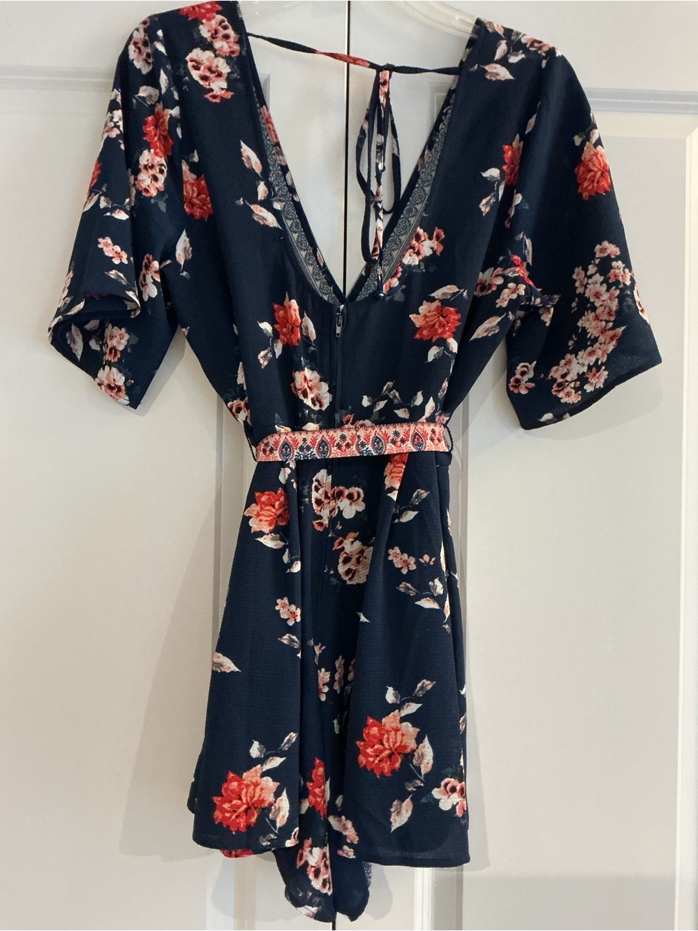 Floral Navy ROMPER with Pink Accent Trim from Francesca’s L NWT - Picture 3 of 6